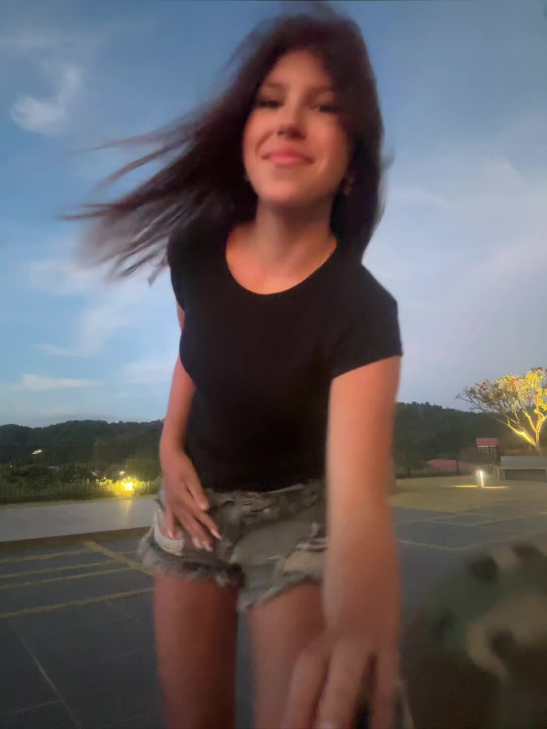 @𝓁𝓋𝓇𝒶._🍸