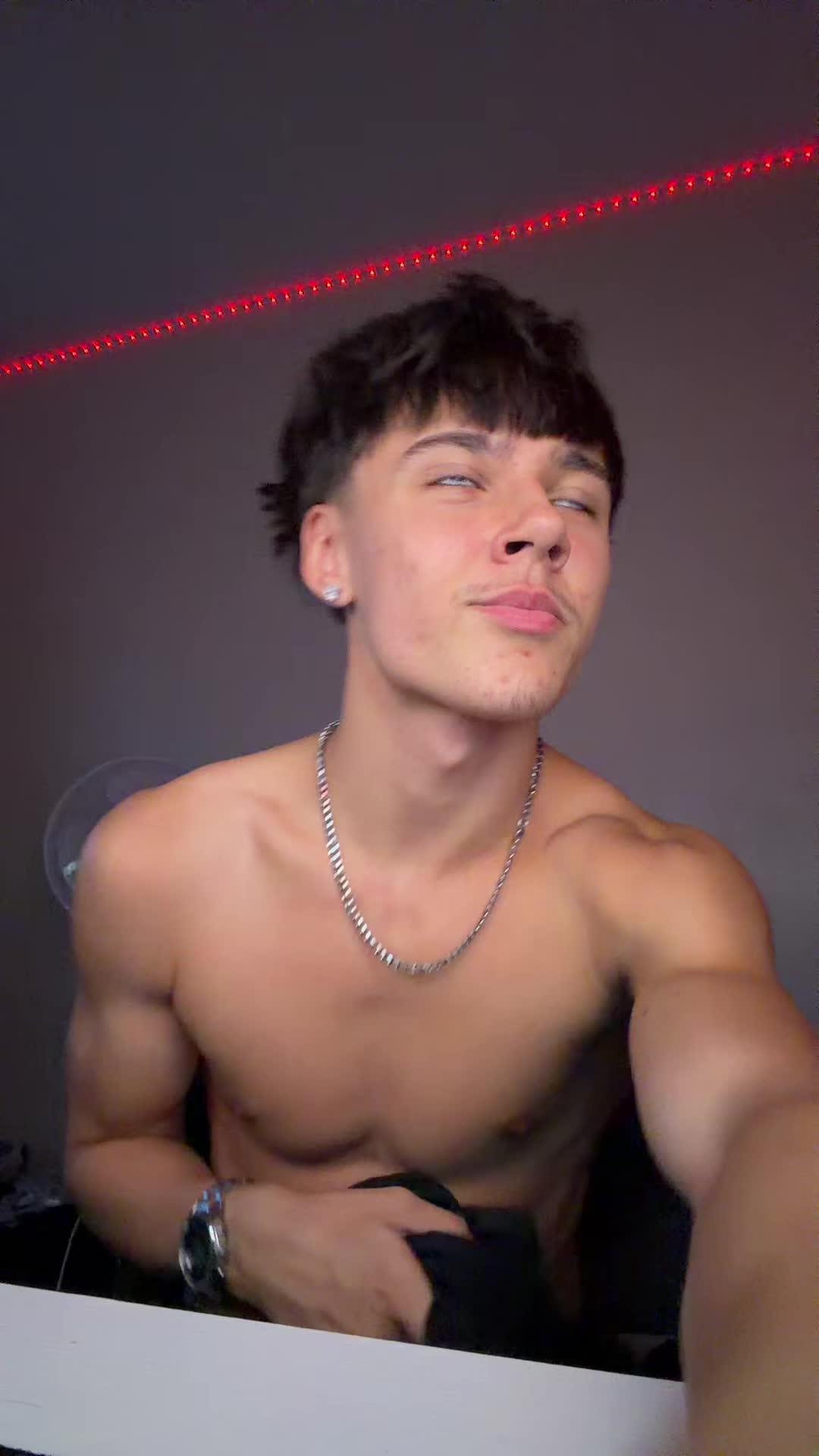 @richyidk