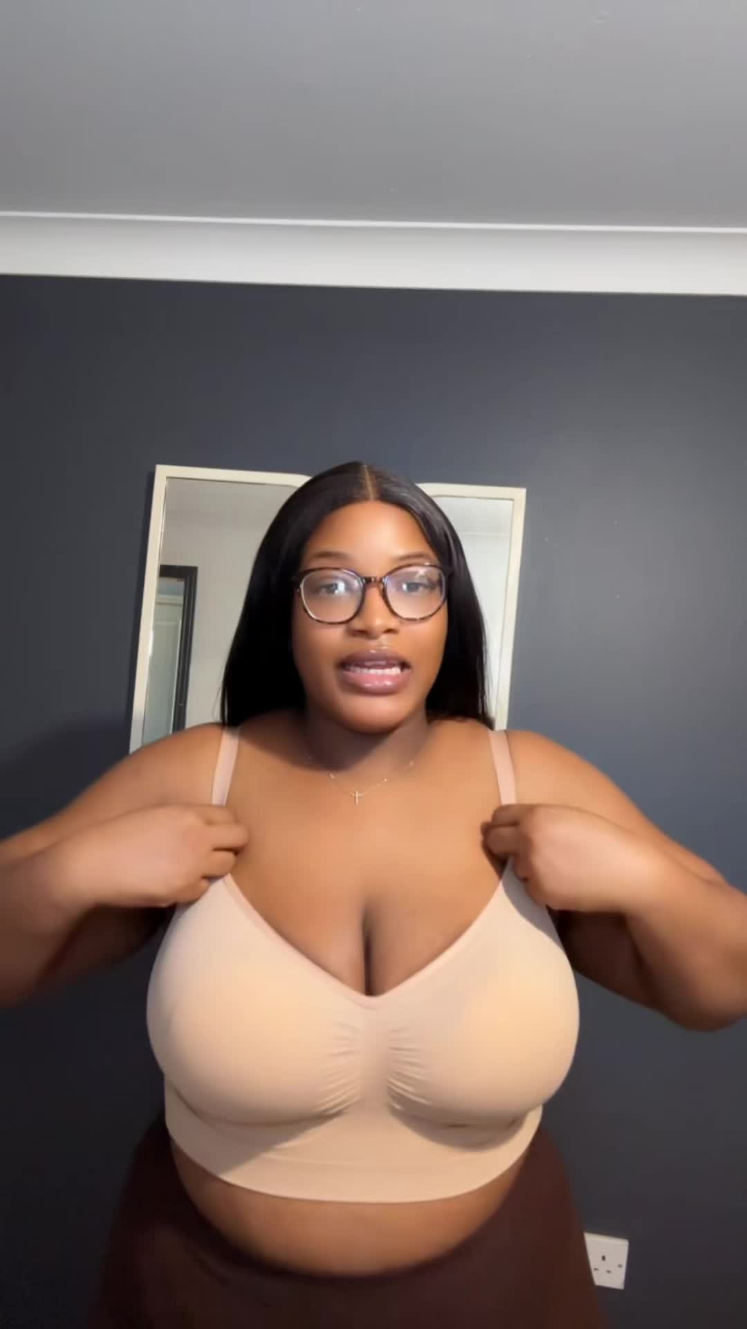 @Quin__bee🇬🇧🇳🇬