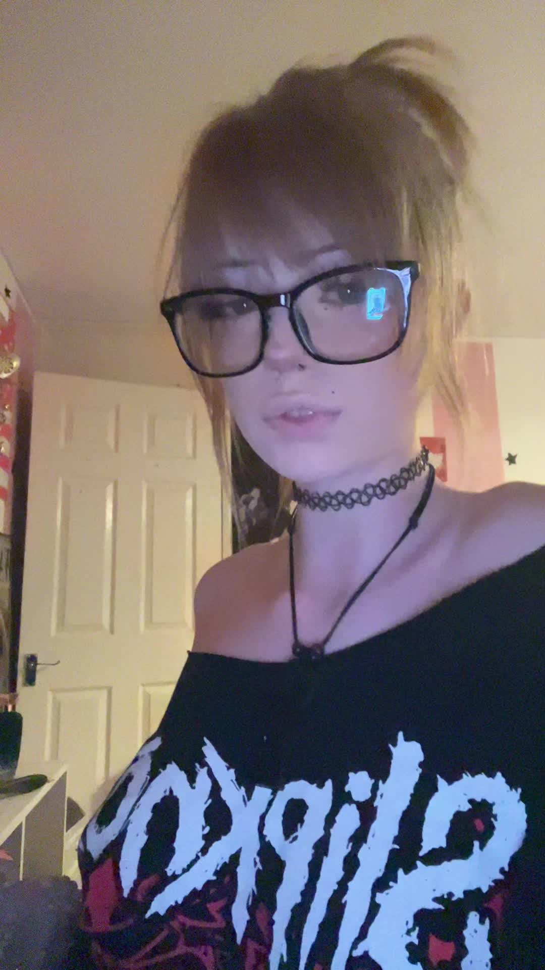 @🤓