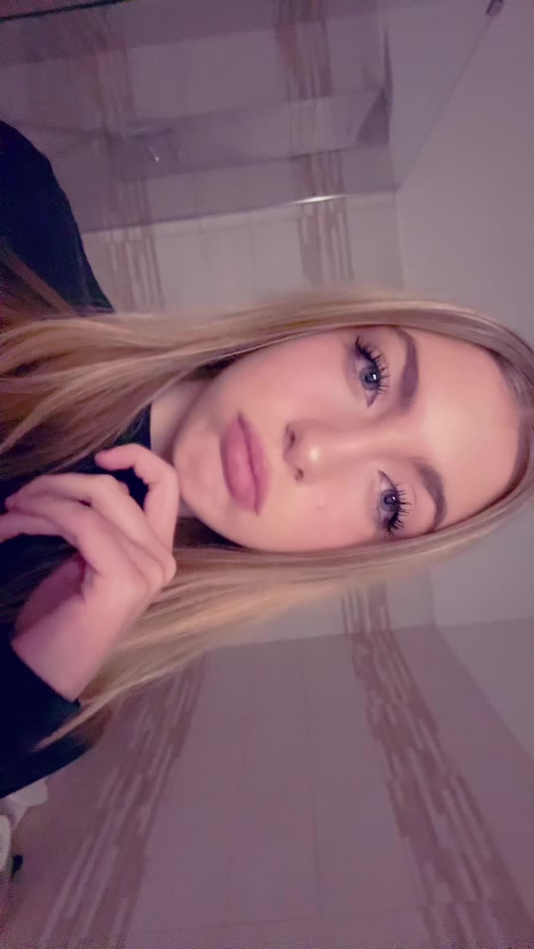 @𝓜𝓮𝓭𝓮