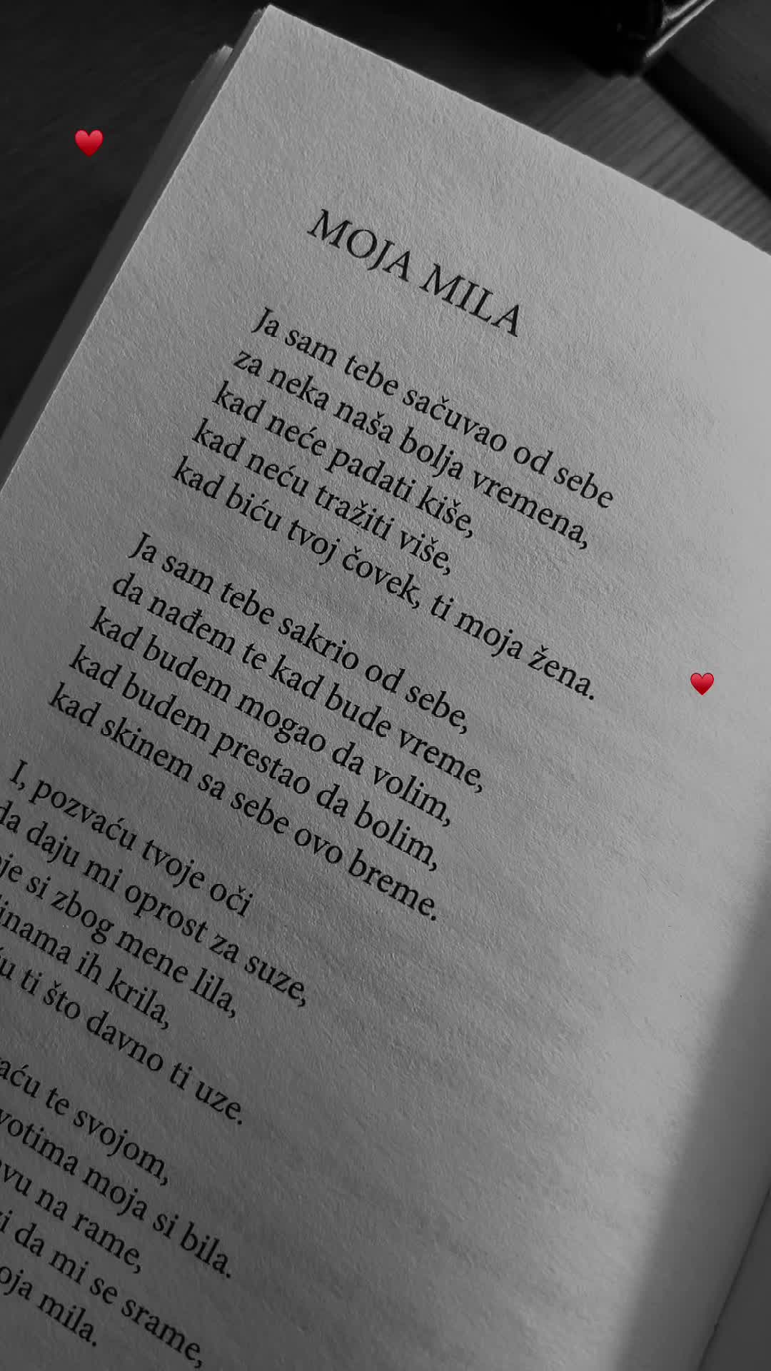 @Ana 🪽