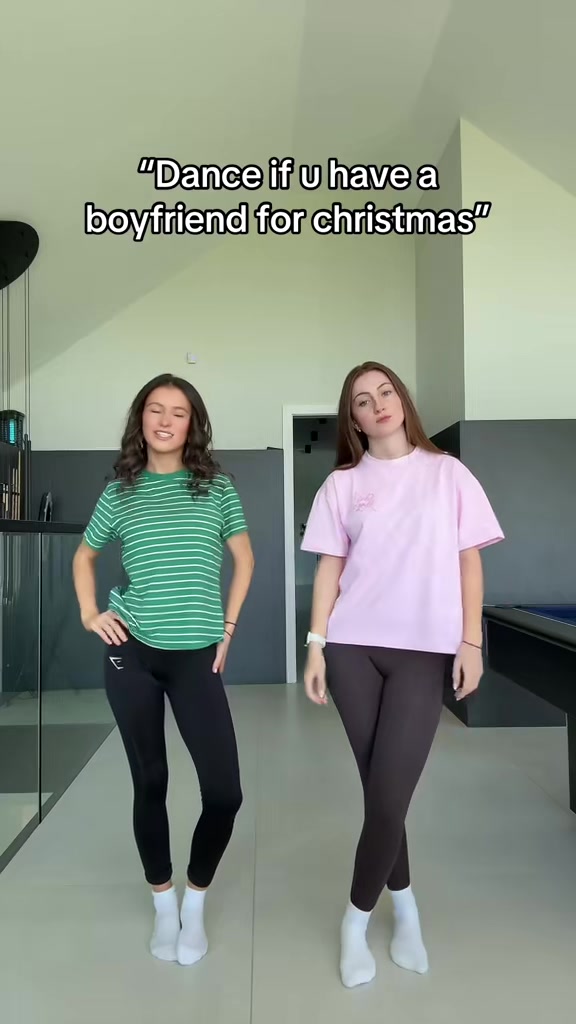 @thesimp5onsisters