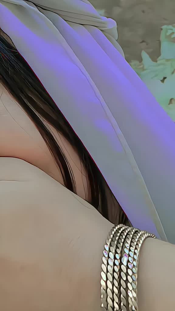 @༺ 🍁𝑬𝒚𝒆𝒔 𝒒𝒖𝒆𝒆𝒏🍁 ༻