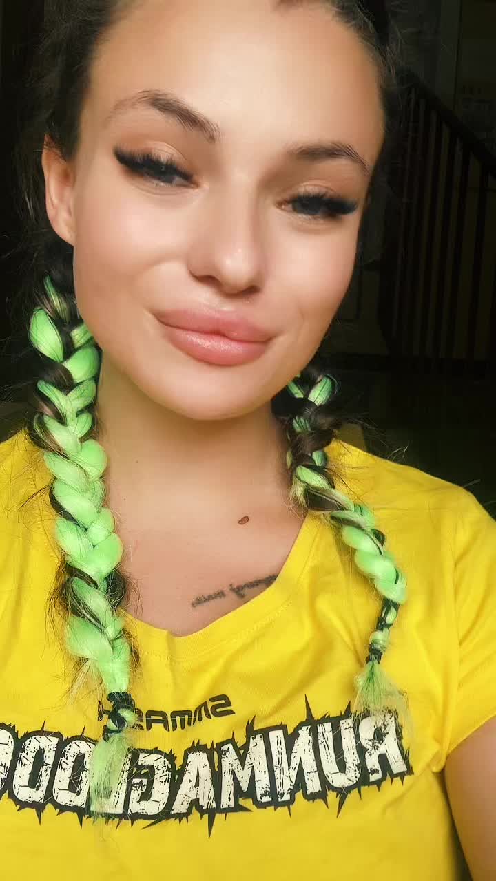 @Brave_Brunette 👑