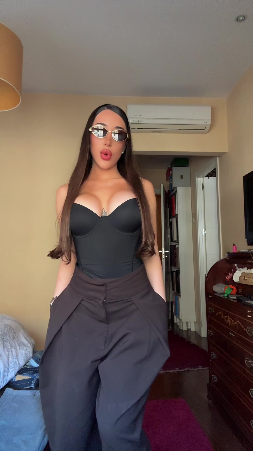 @Cm.jjj