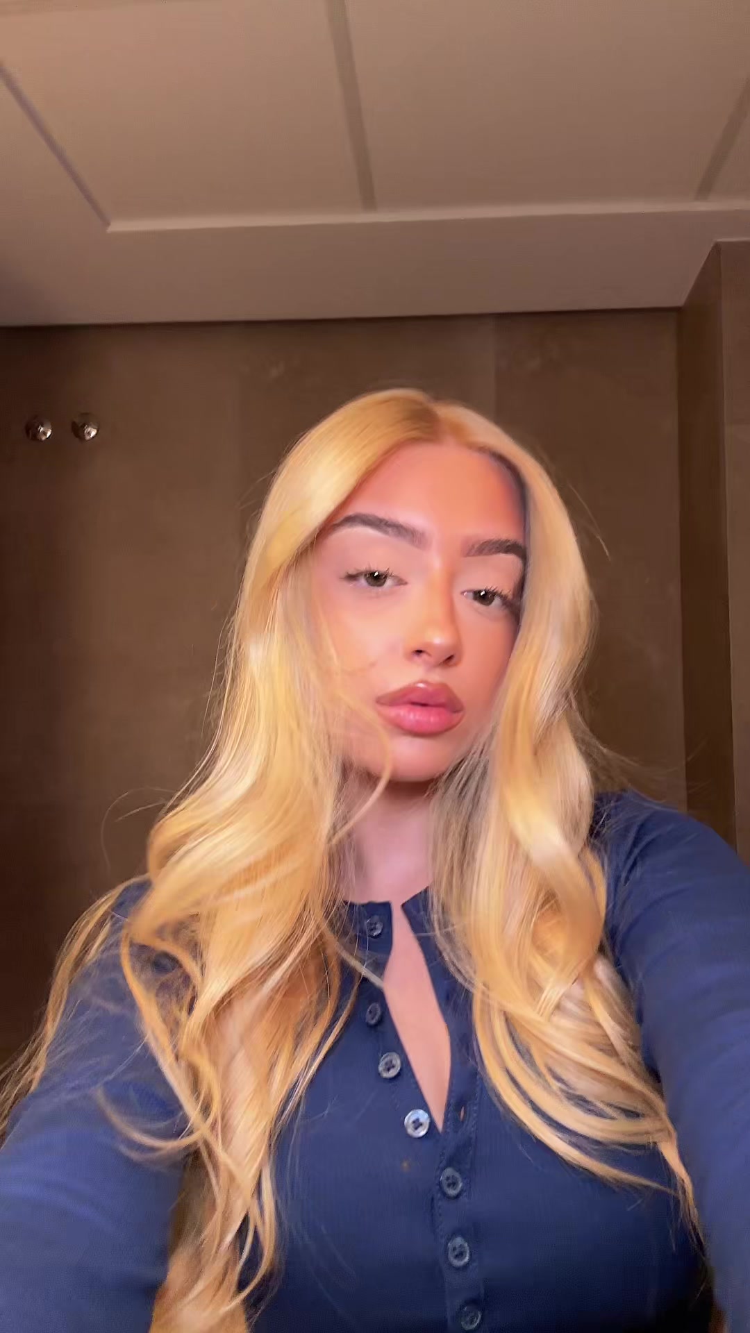 @Carolmtnz_