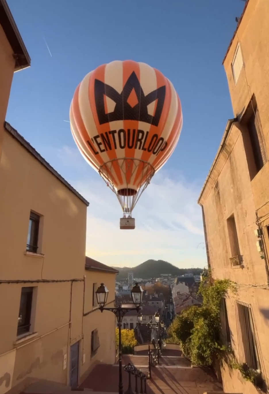 @L'Entourloop