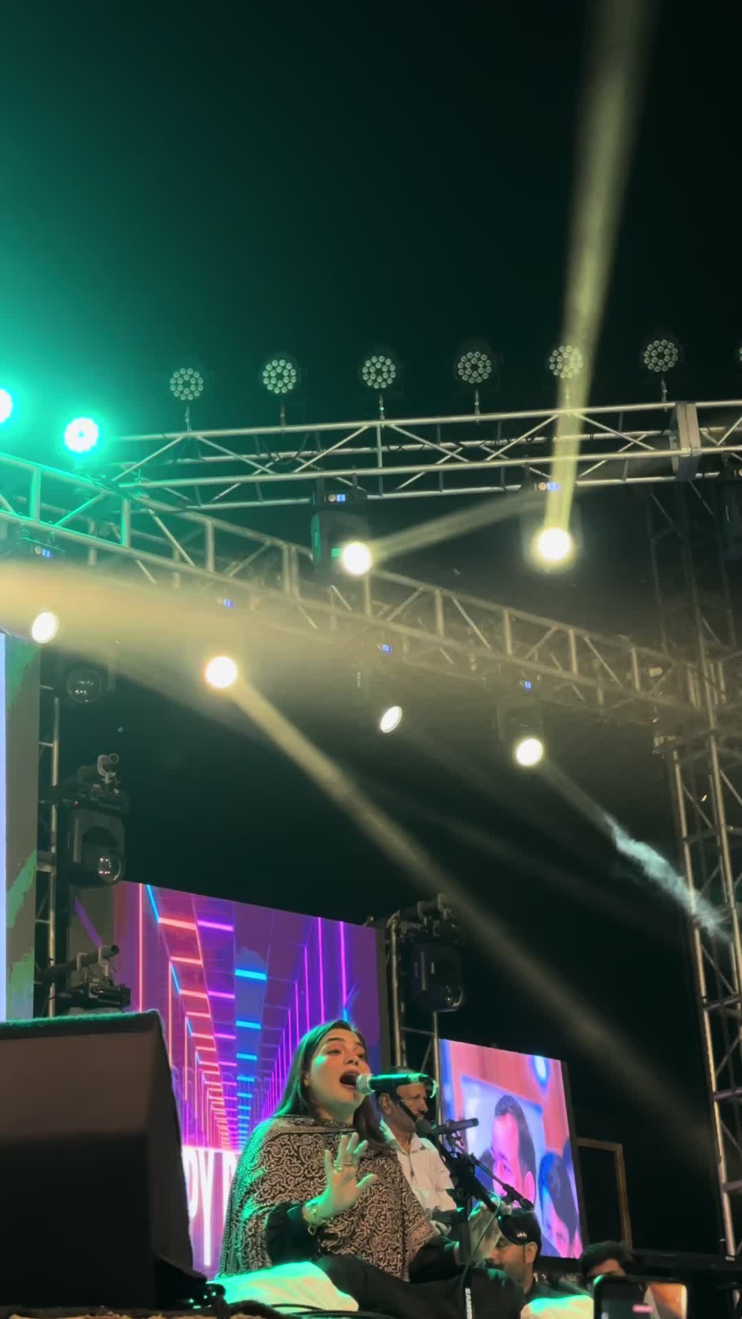 @𝐀𝐋𝐈 | 👑🖤 | برفت