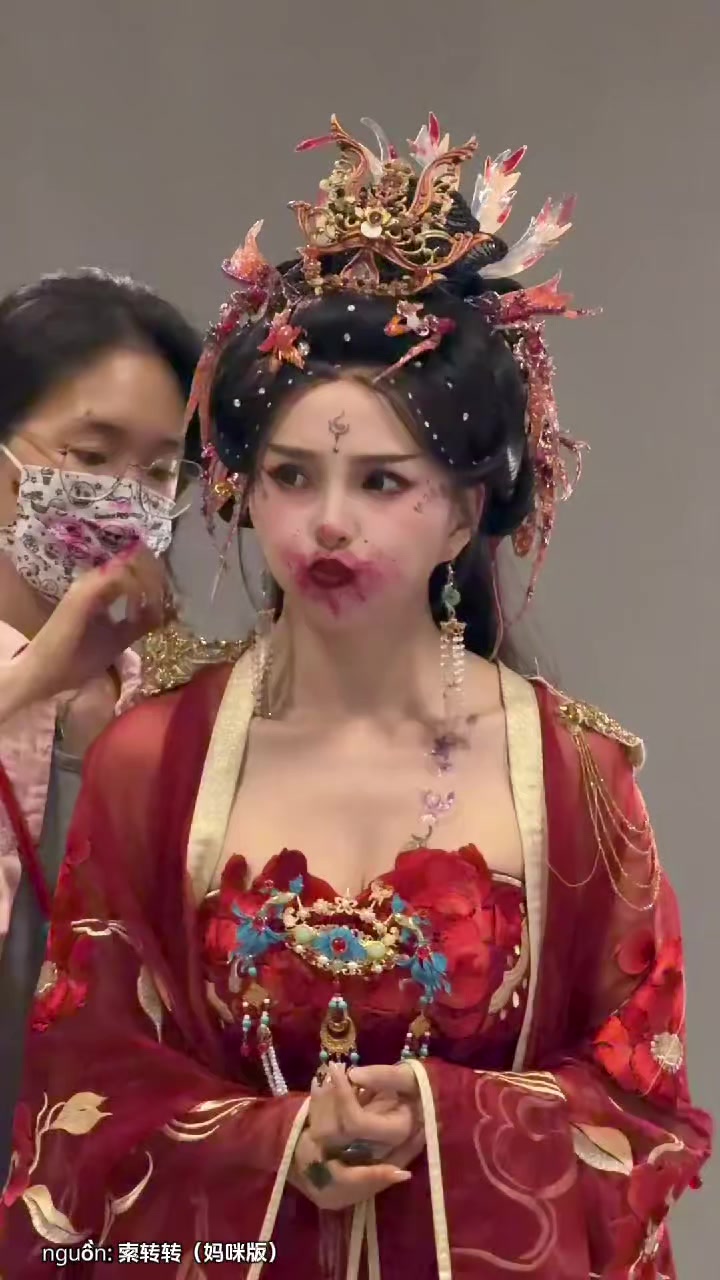@G&aacute;i Xinh ở Đ&acirc;y
