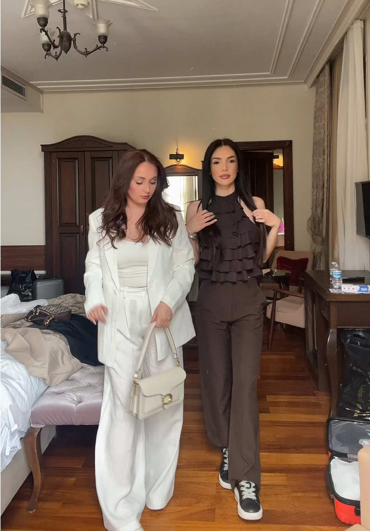 @Adelina Elena