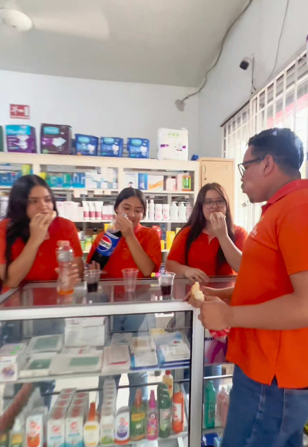 @Farmaciasantarita.hn