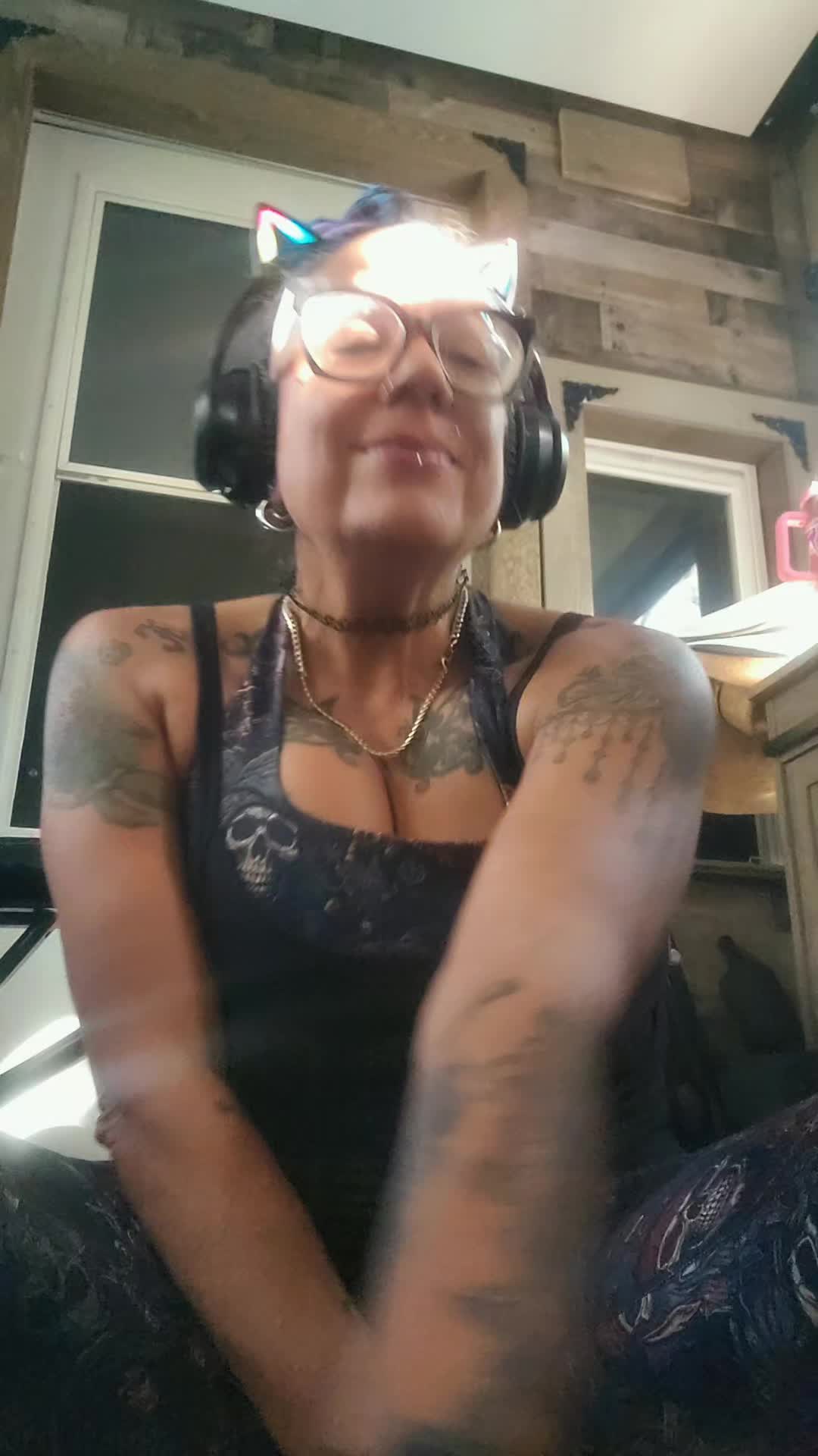 @Cyndi_Irie Fit