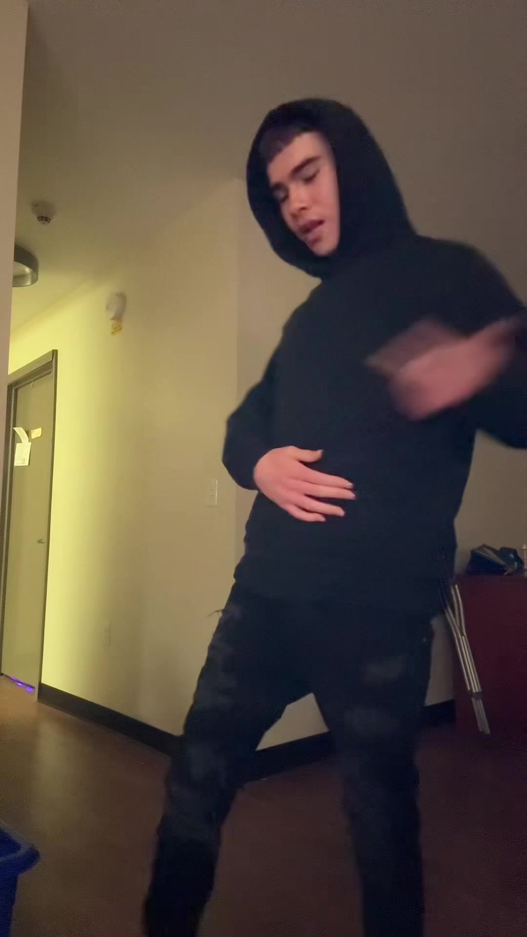 @bg