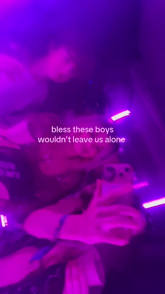 @lola ✭✭
