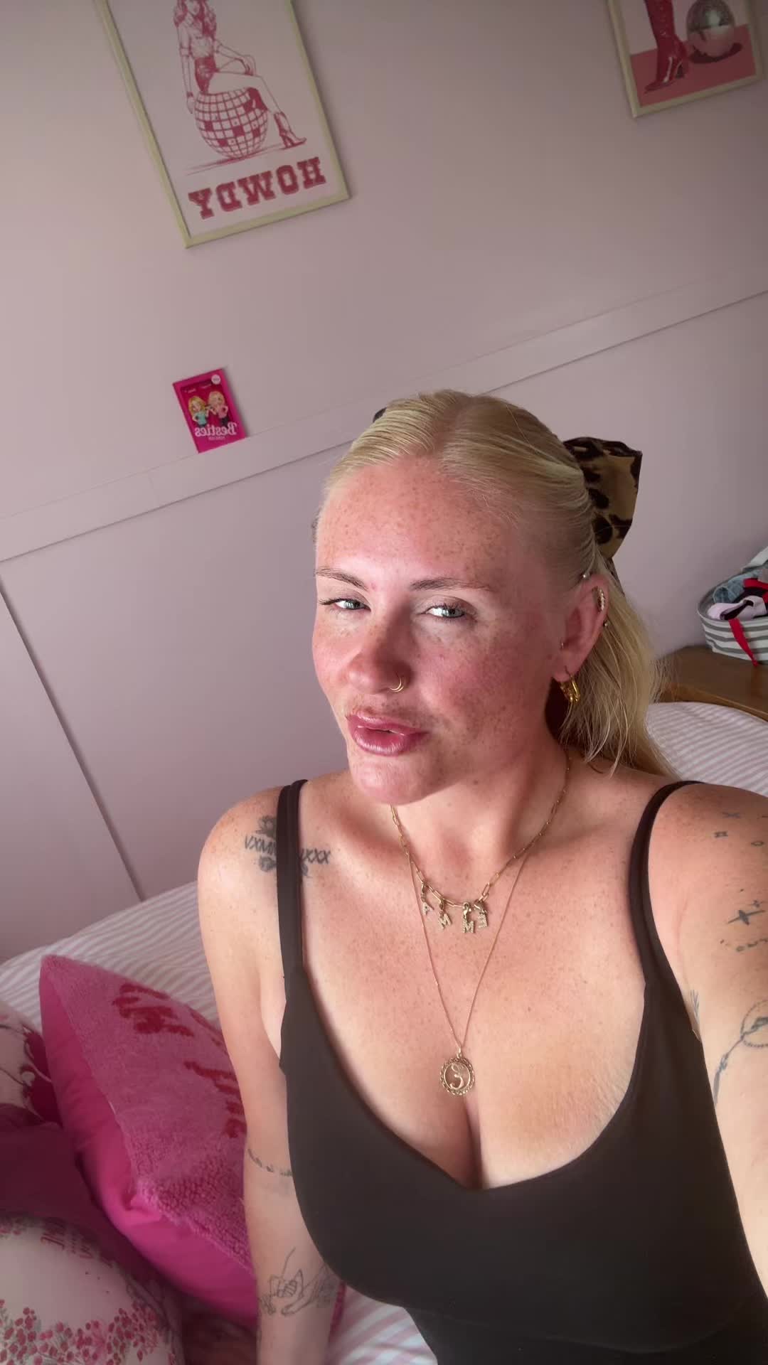 @Trueblondie