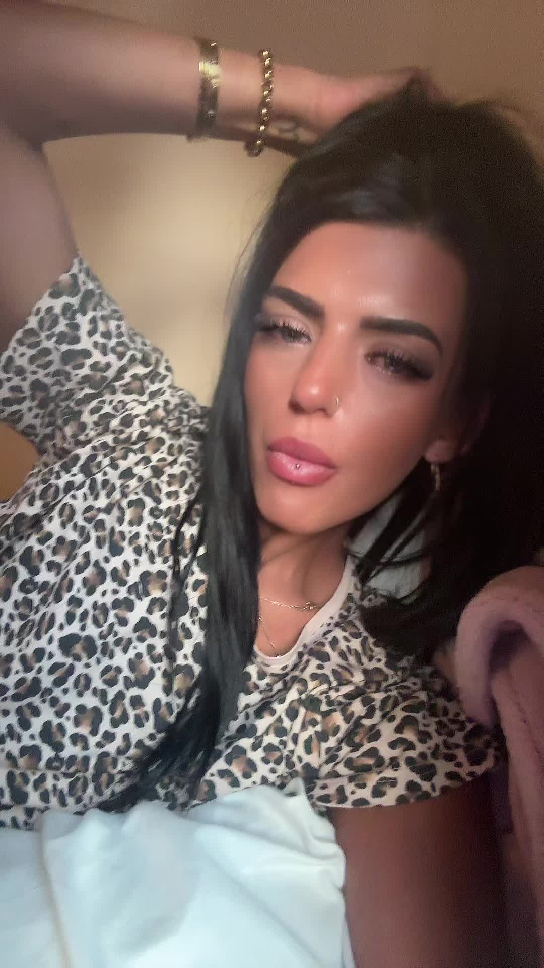 @𝓔 𝓫 𝓸 𝓷 𝔂 🍒