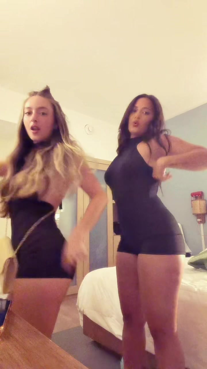 @moreofarii