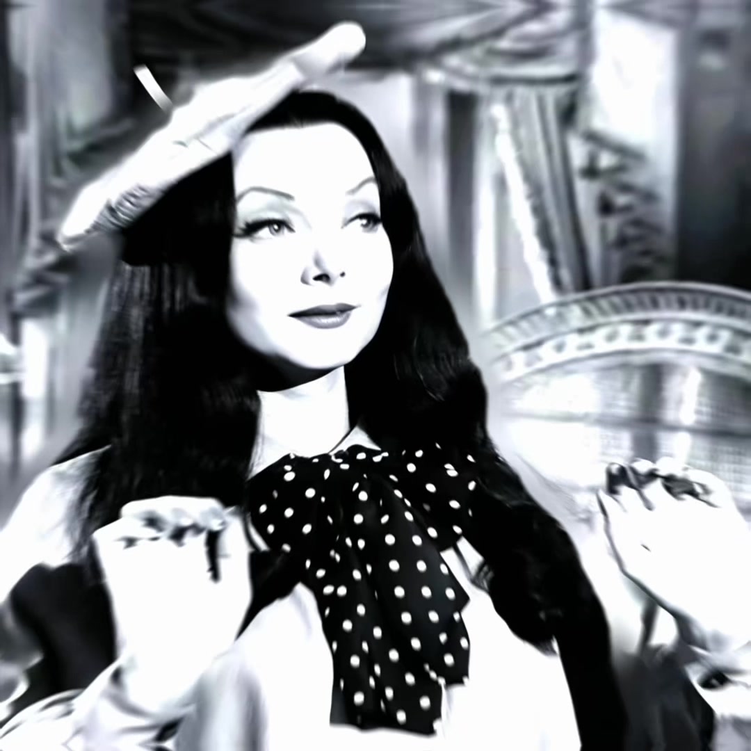 @thecarolynjones