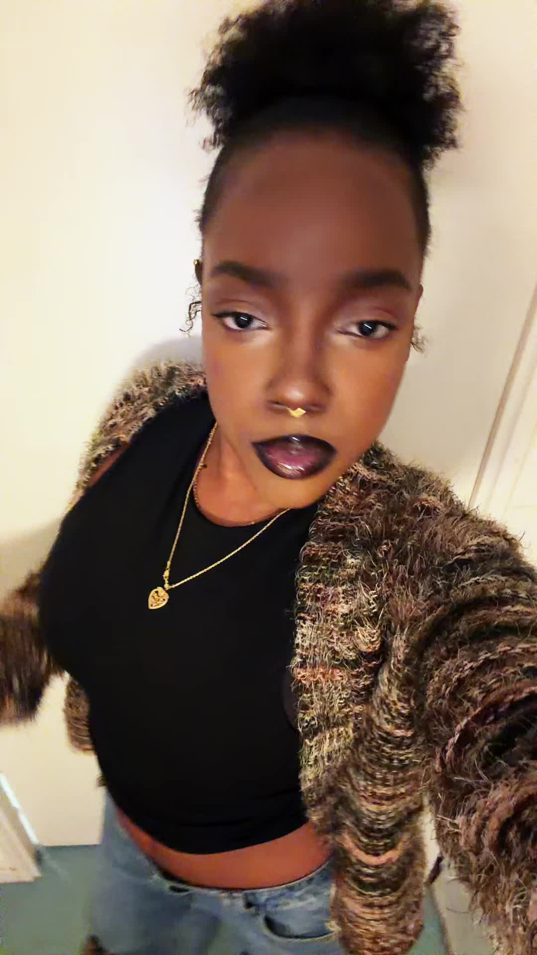 @Ifyk.$haniquetellhahey