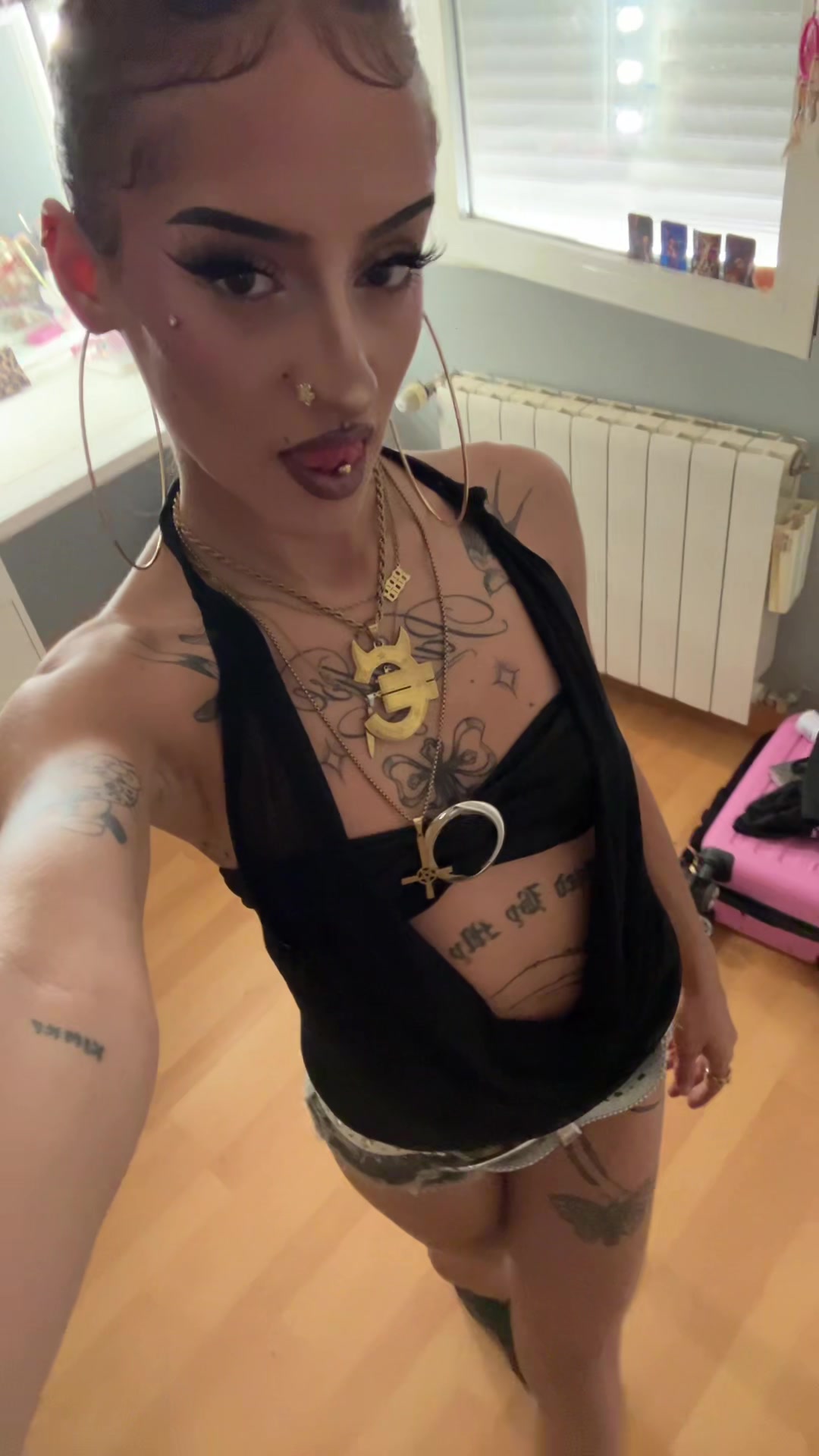 @Lahoeee