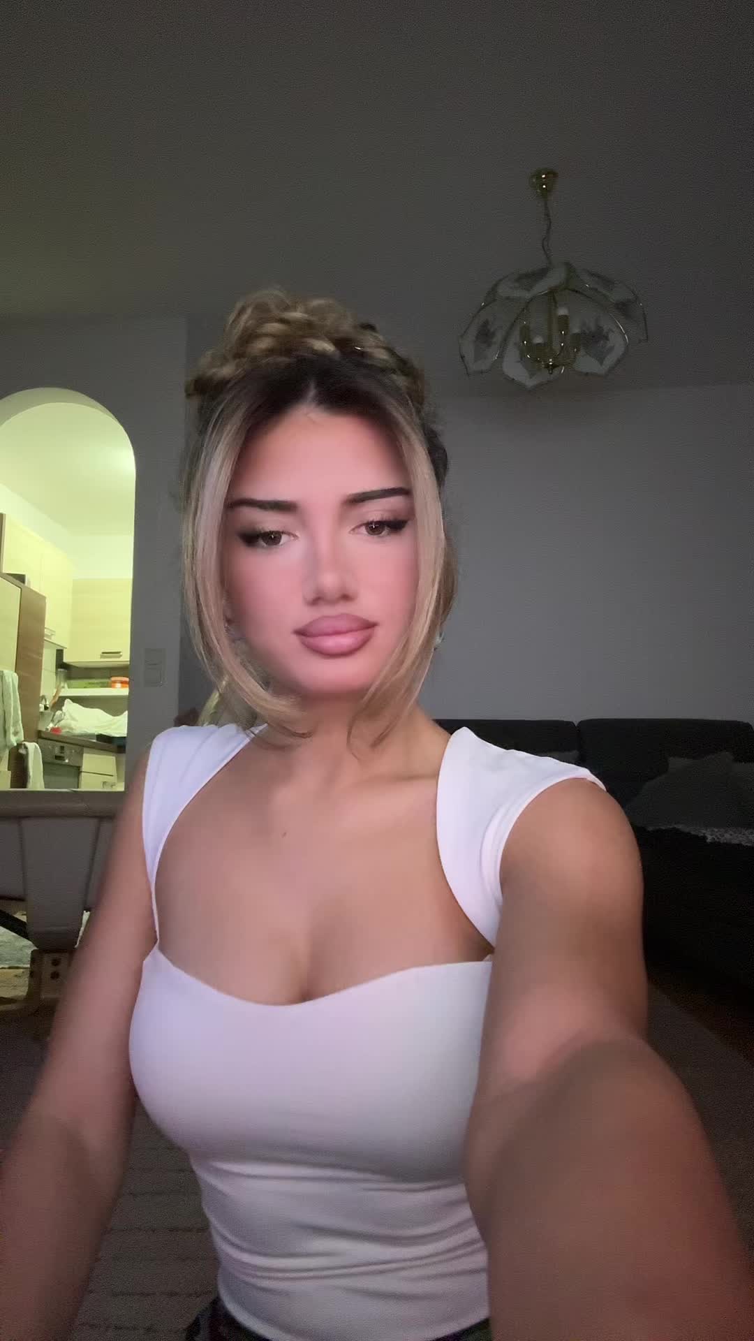 @Anesa