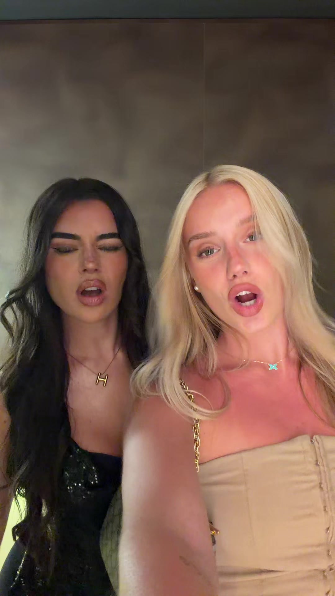 @LIA SIKORA
