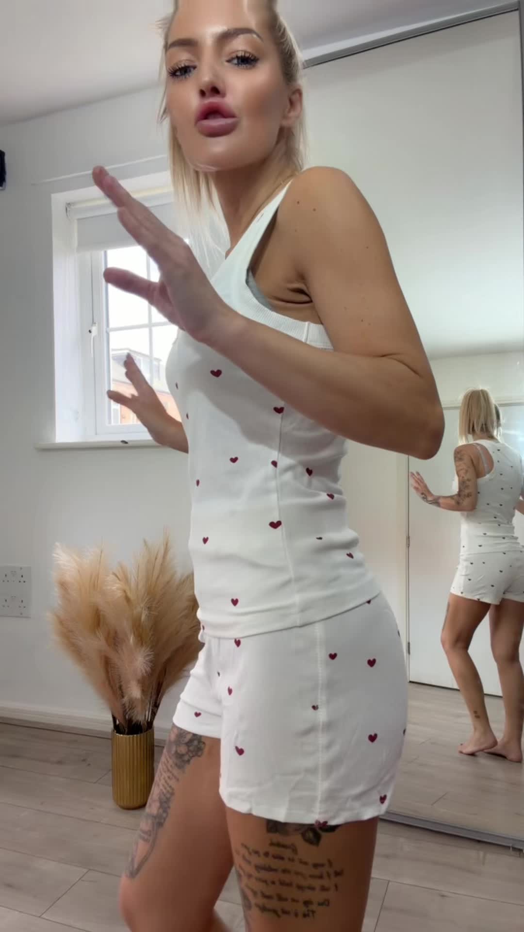 @Fashion Trends By Louise