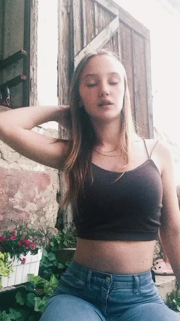@Helga Csór