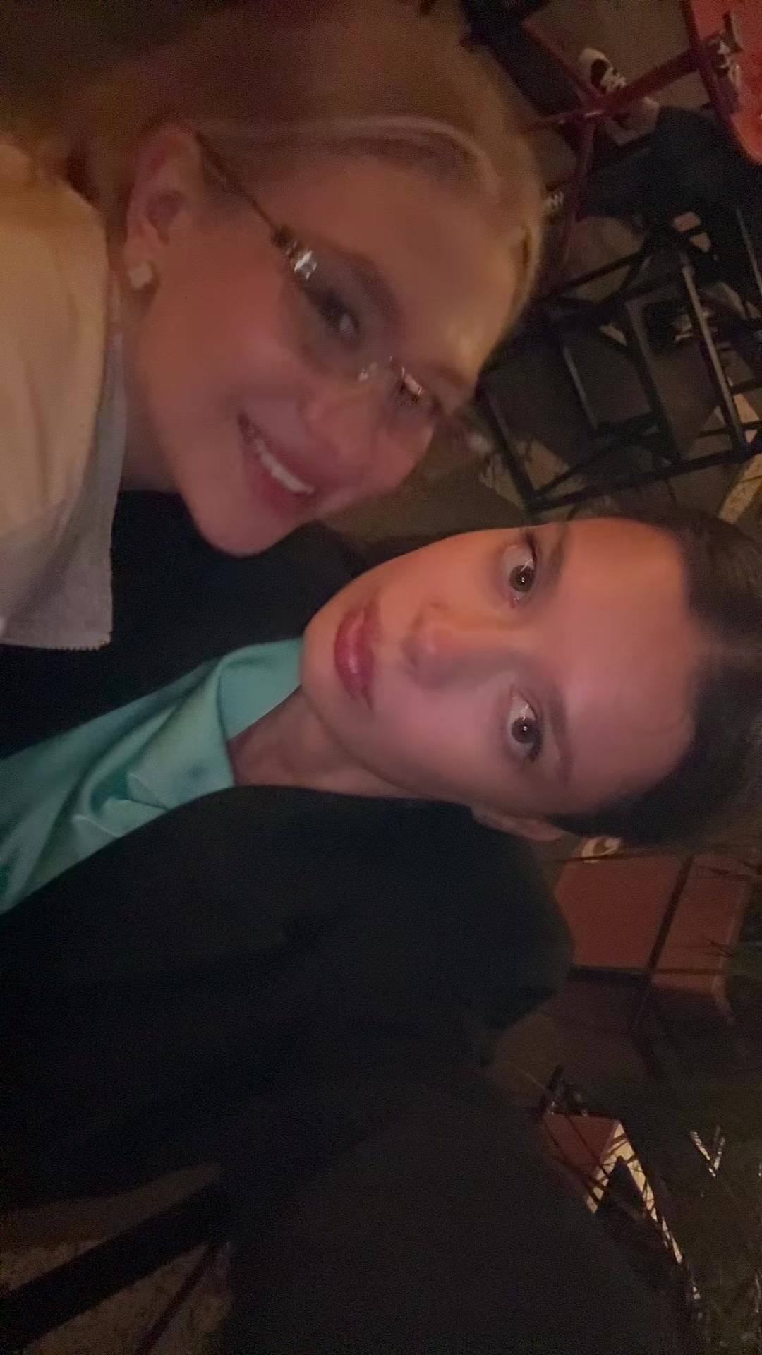 @emozx