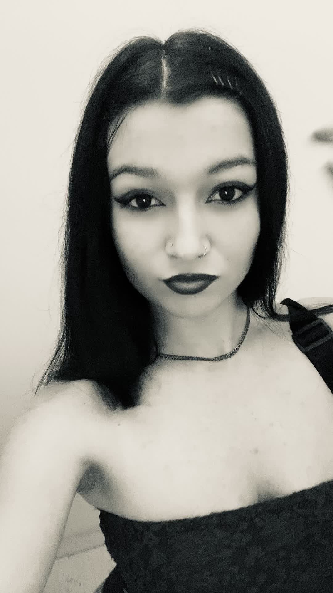 @👩🏻