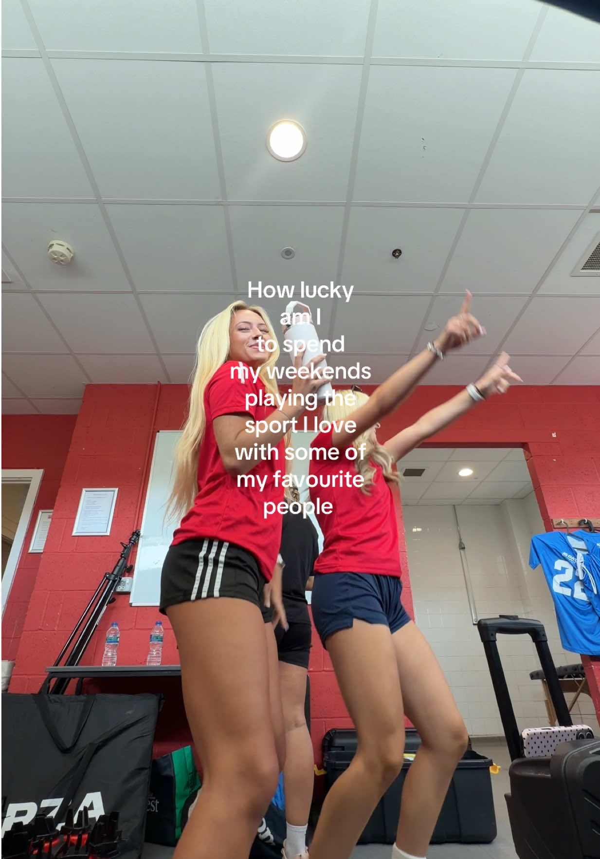 @BelleRosieHoward★