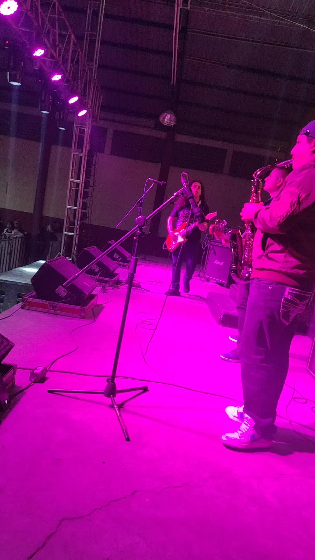 @Brebaje Extraño