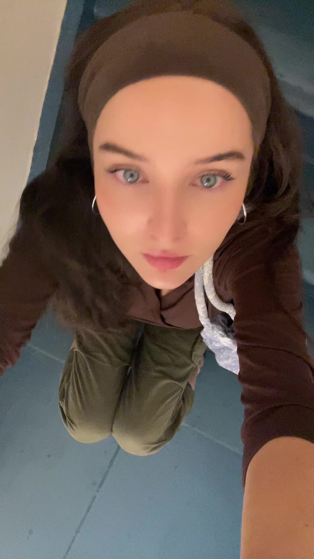 @Ariela