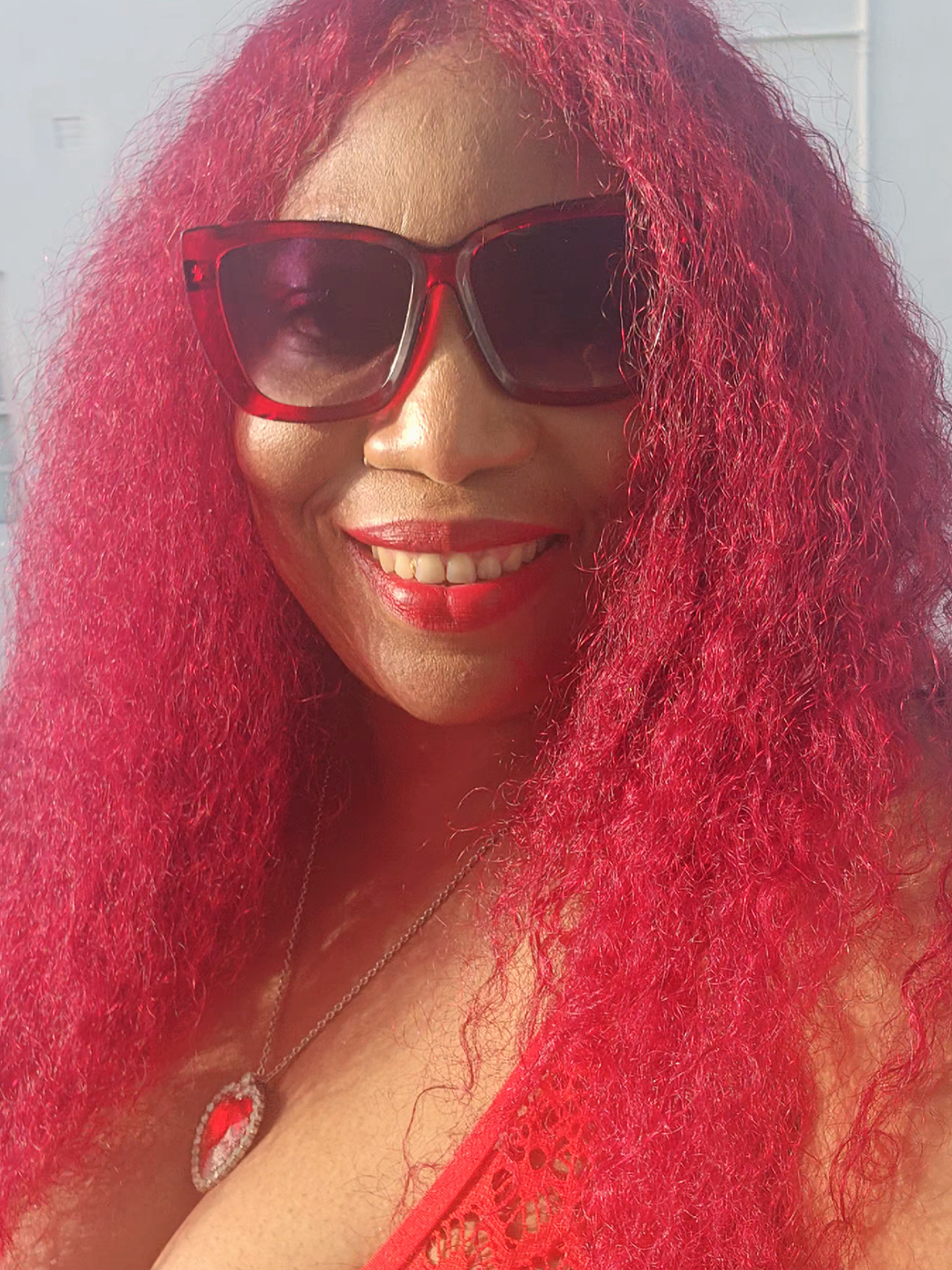 @curvyyemmy