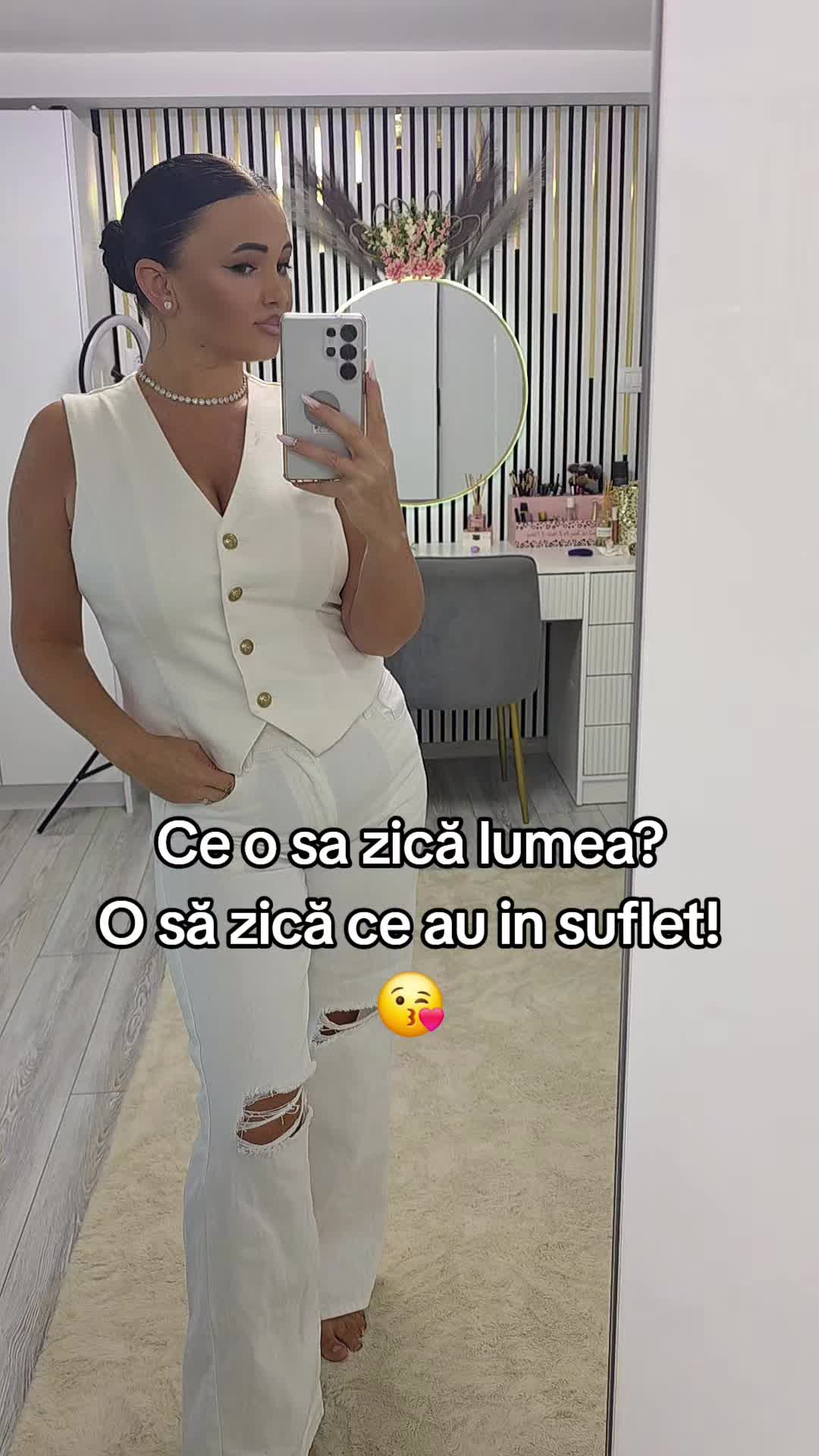 @Adina93