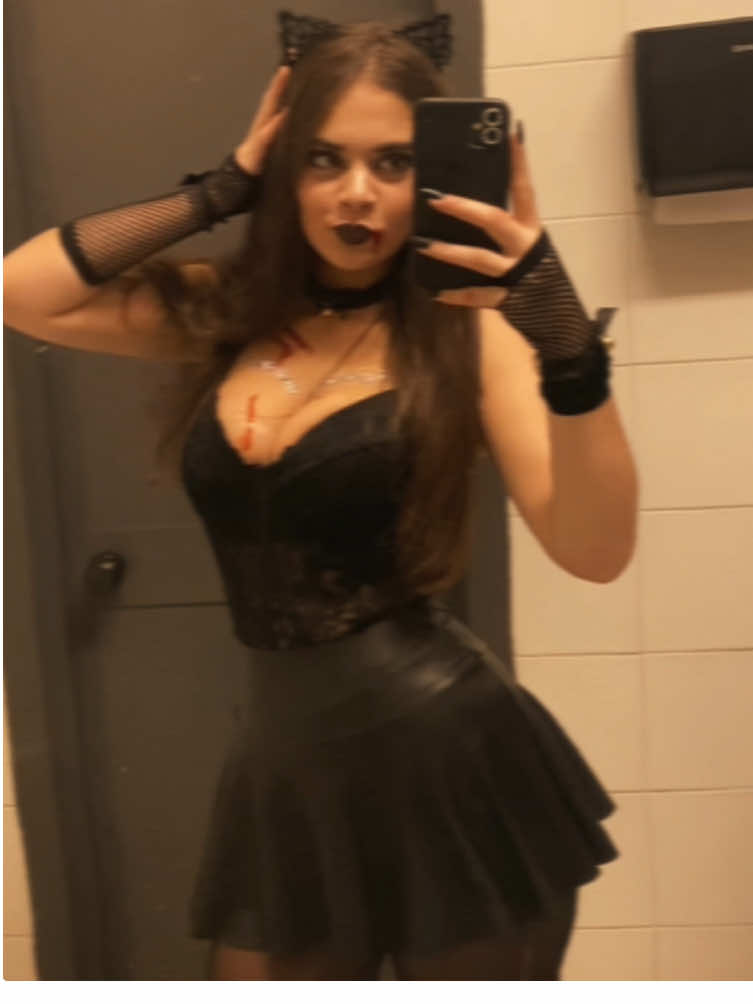 @sh4myra