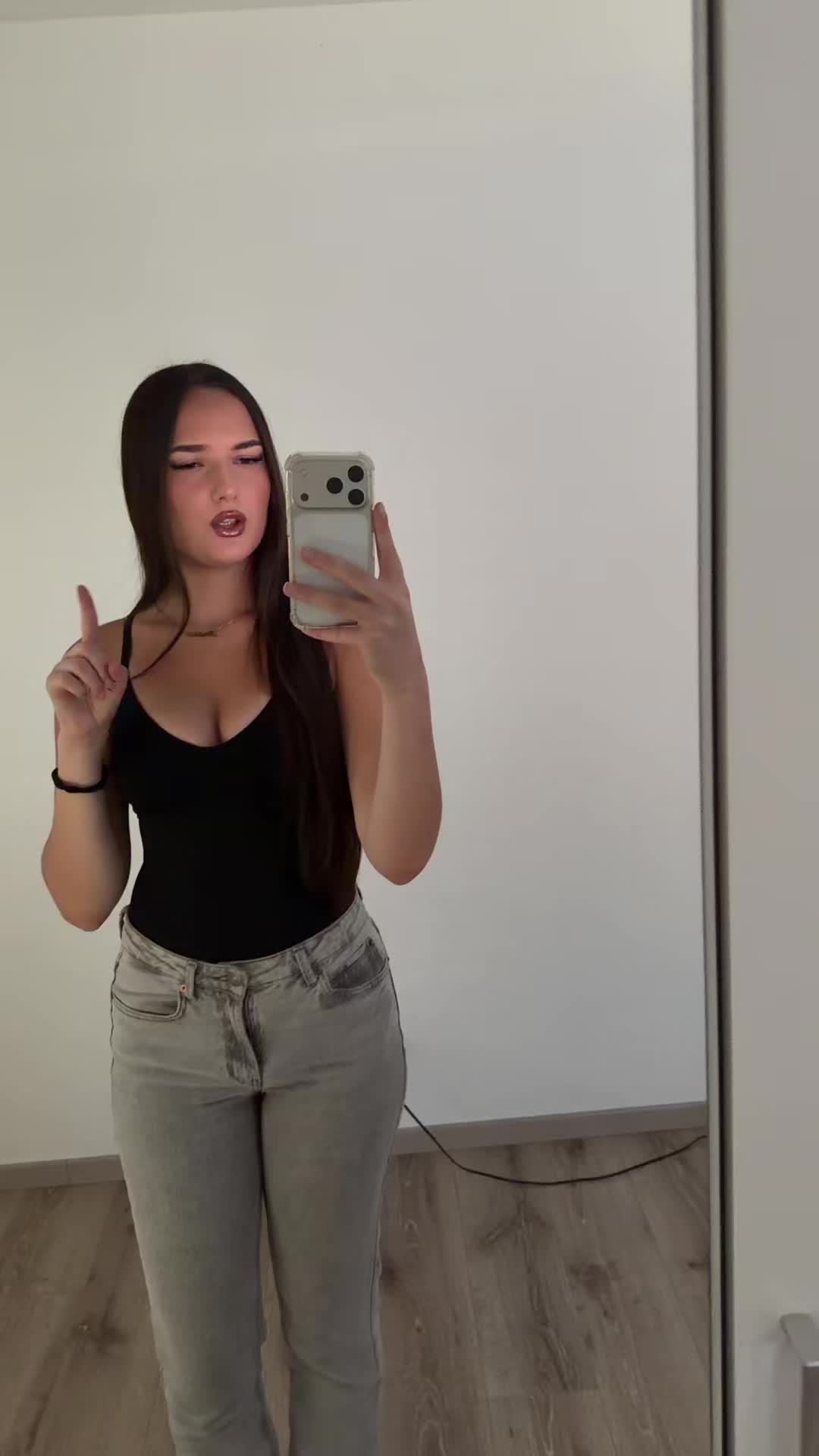 @𝐋𝐕