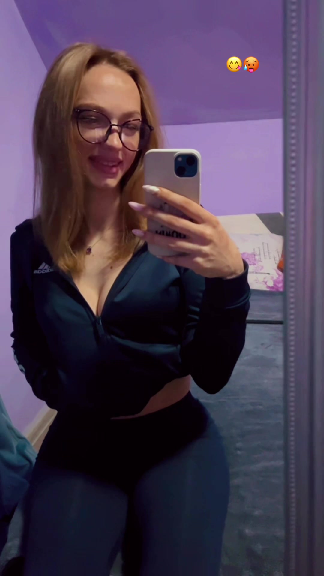 @Mara😈