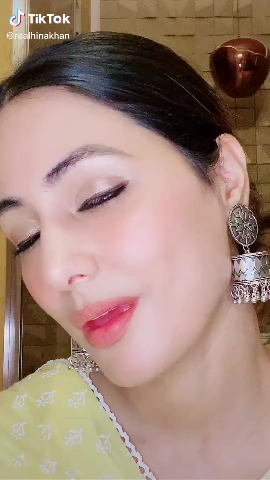 @Hina Khan 💎