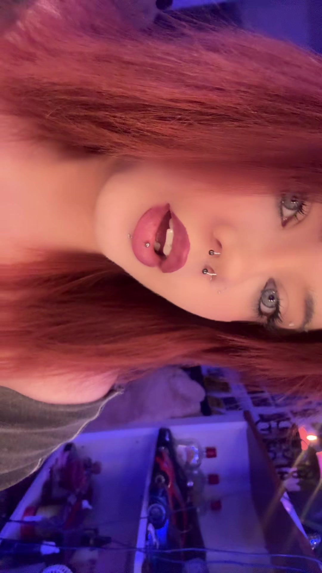 @️