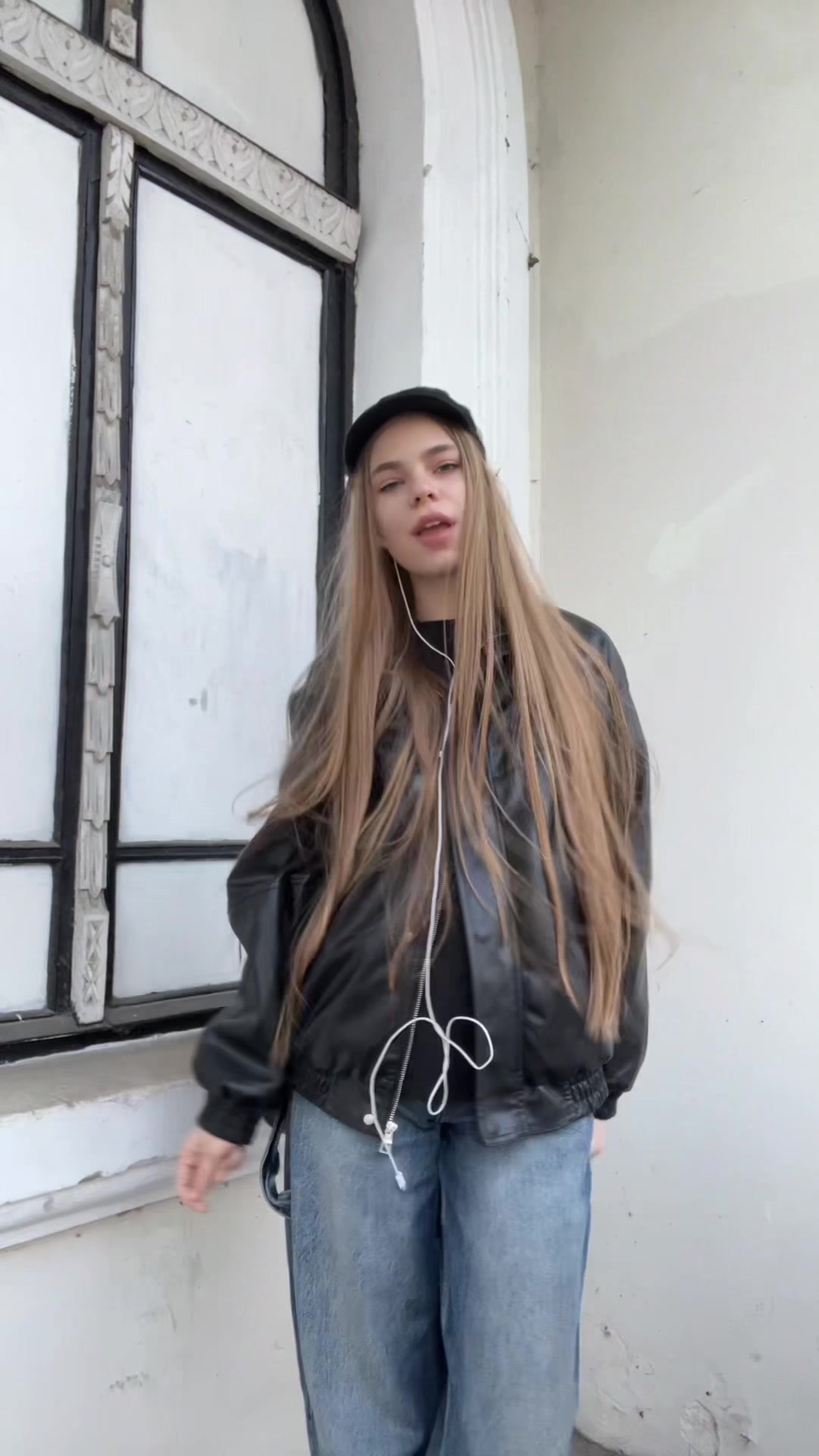 @CHLOES