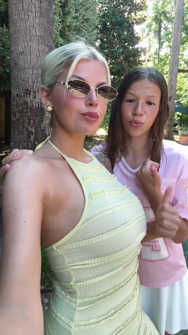 @❦