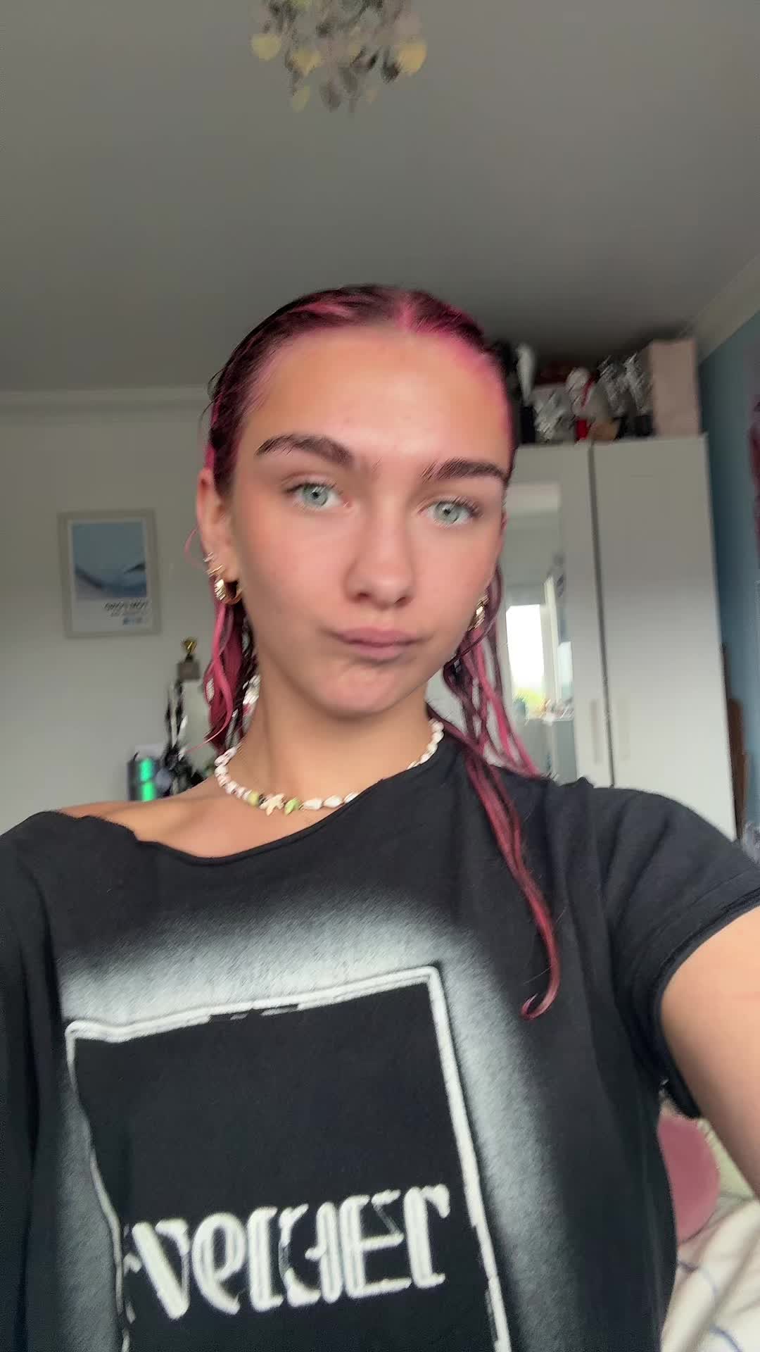 @llouisebrown