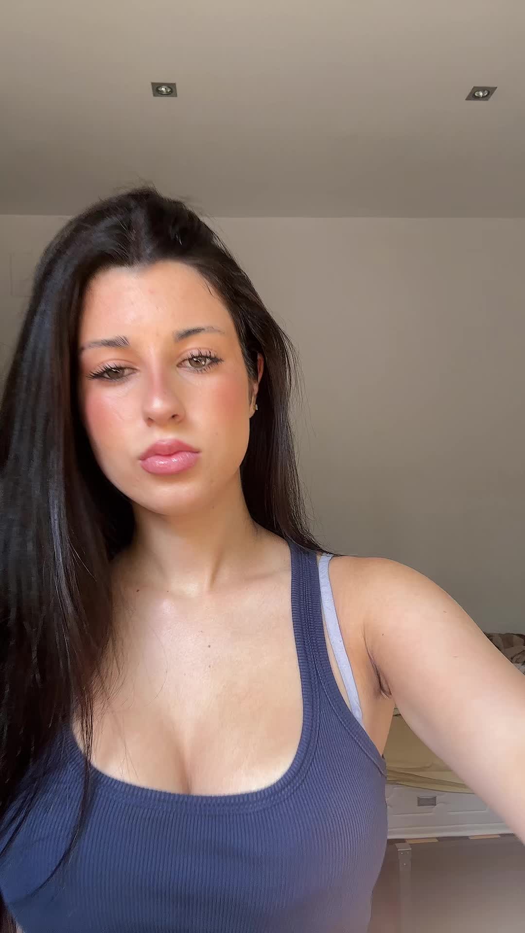 @juliaamiroo_