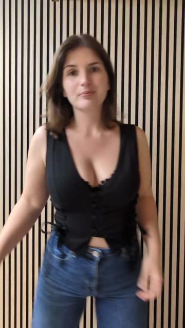@justme-elena