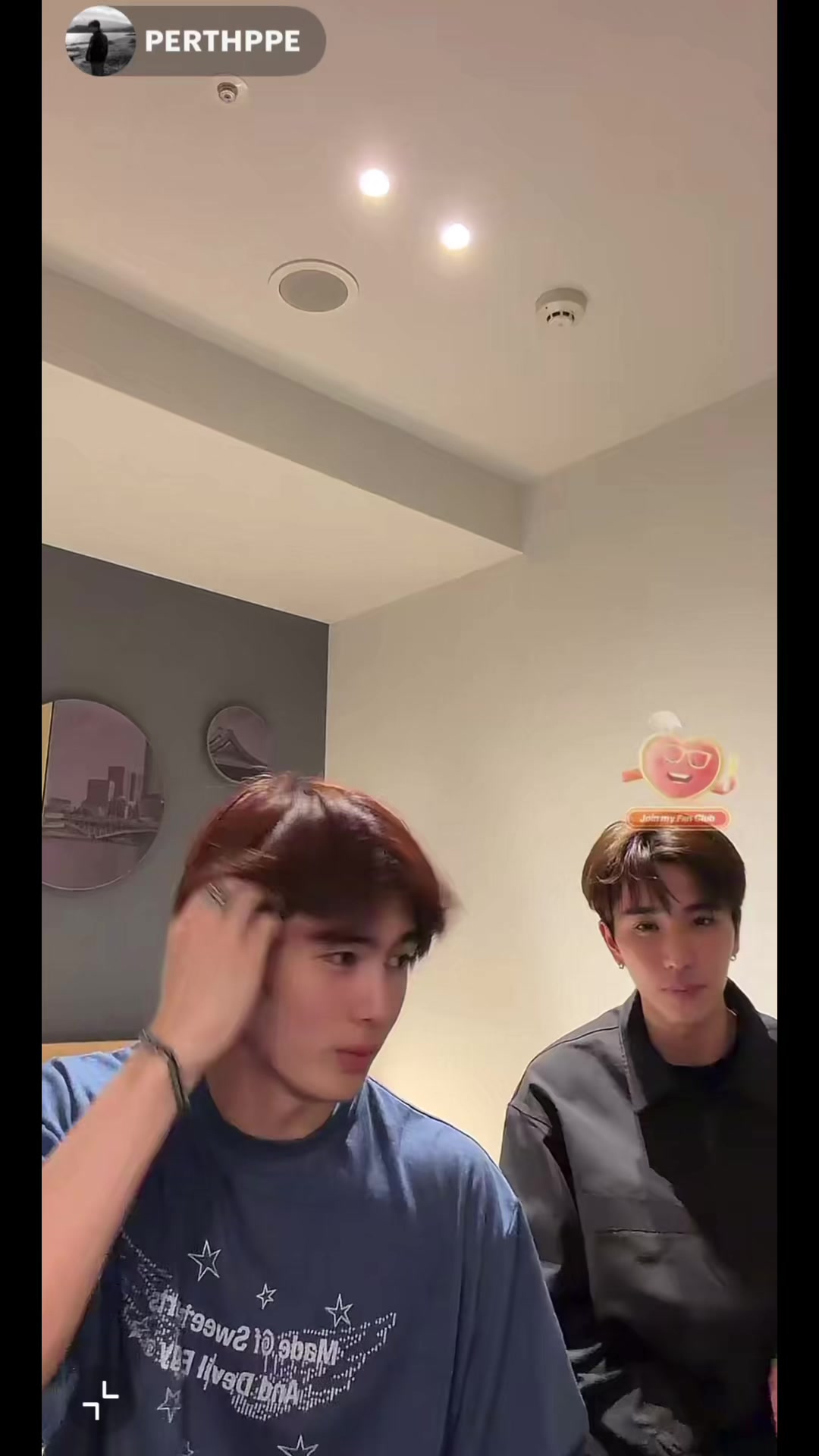 @🇲🇲ニェイン🇯🇵❤YiZhan♑️Santa🤍🖤
