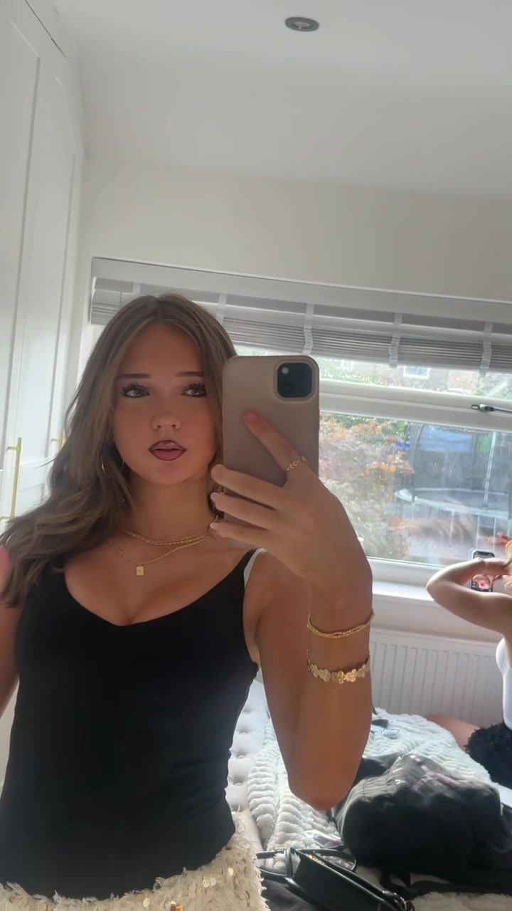 @bella