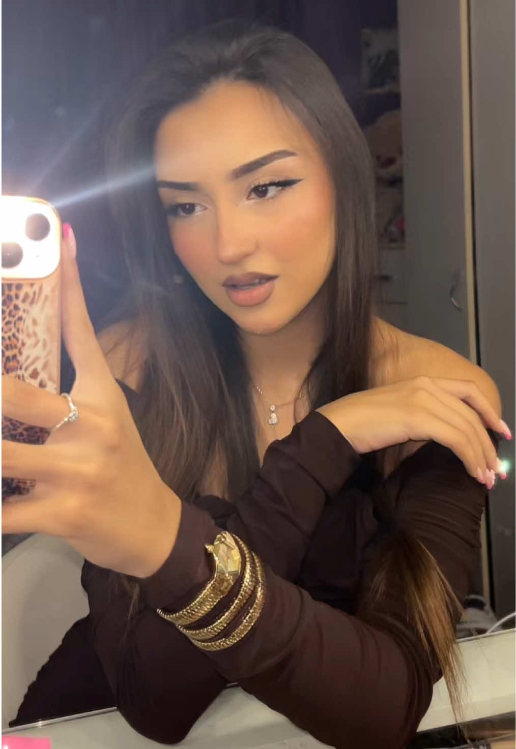 @𝐘