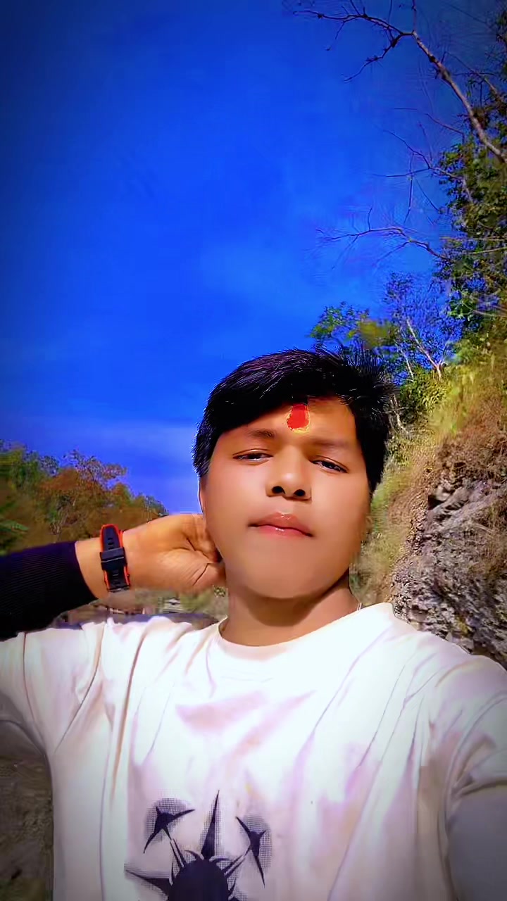 @Åsbîñ _}{ gûrũñg 🩶🌸